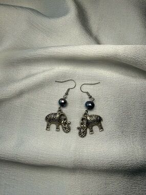 Silver Elephant Dangle Earrings with Dark Gray Fresh Water Pearl